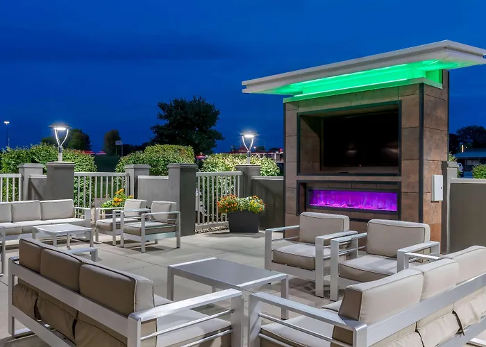 La Quinta By Wyndham Des Moines West Clive Hotel