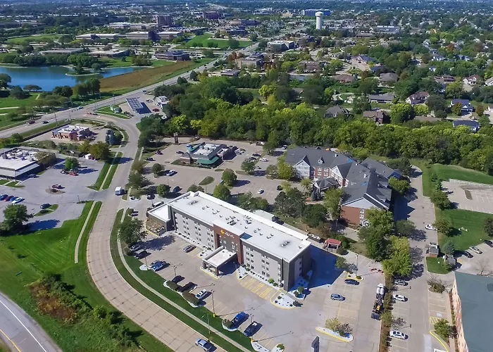 La Quinta By Wyndham Des Moines West Clive Hotel