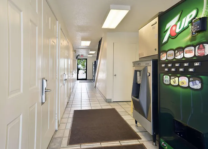 Motel 6-Saint Joseph, Mo