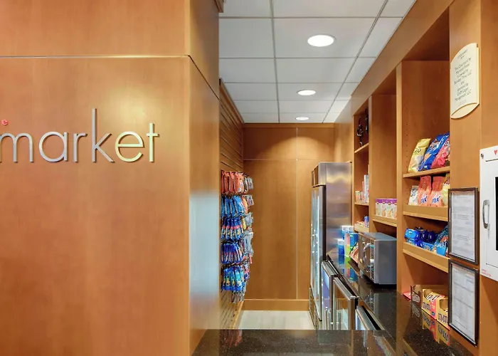 Courtyard By Marriott Boston Logan Airport