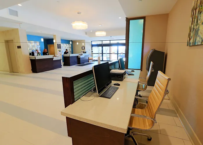Wyndham Garden Kenosha Harborside Hotel
