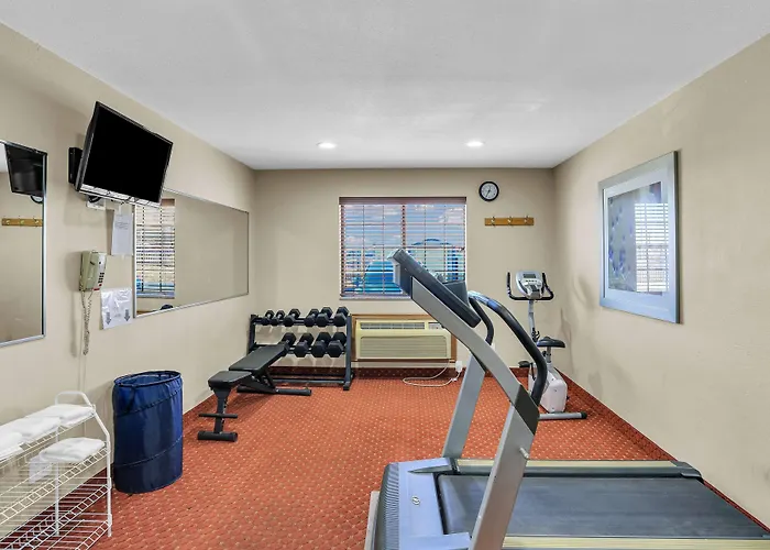 Baymont By Wyndham Cedar Rapids Hotel