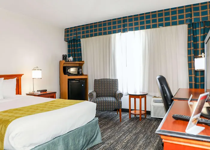 Ramada By Wyndham Cumberland Downtown Hotel