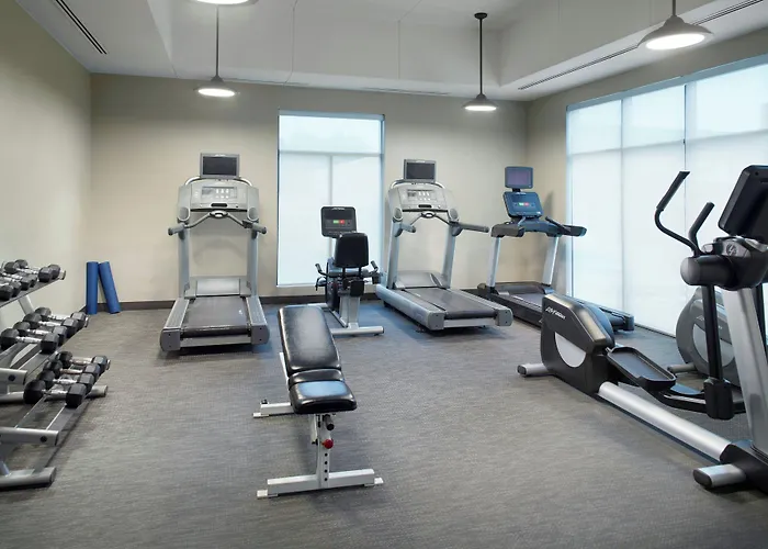Courtyard By Marriott Fayetteville