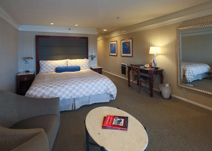 Monterey Bay Inn