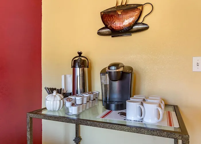 Suburban Studios Albuquerque Uptown