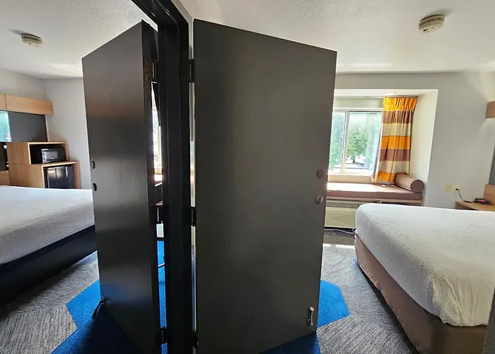 Microtel Inn & Suites By Wyndham Gatlinburg