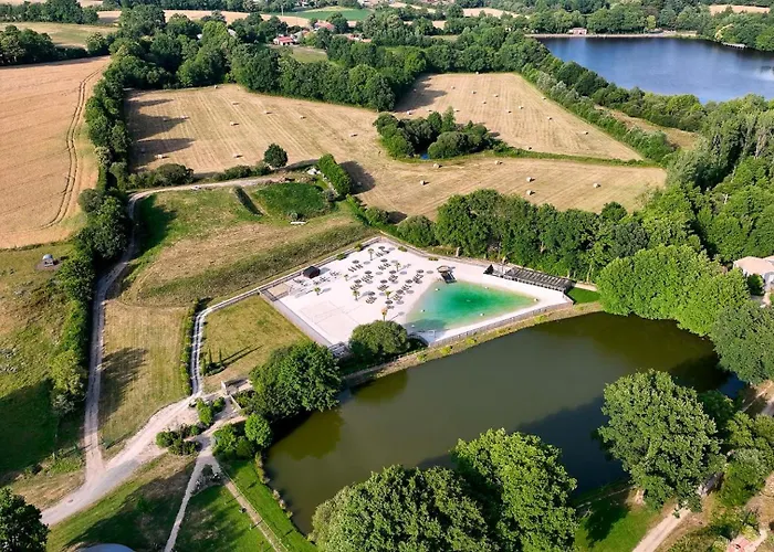 Hotel Domaine Mélusine - à 2minutes du PuyduFou ! à Les Épesses
