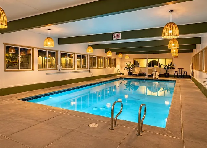 El Castell Motel Monterey
