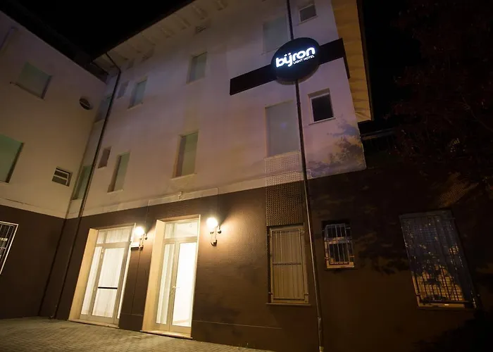 Hotel Byron solo per giovani Riccione