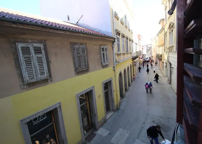 Top Center Rooms & Studio Pula
