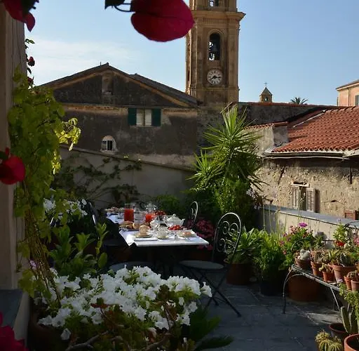 La Terrazza Di Vico Olivi B&B Vintimille