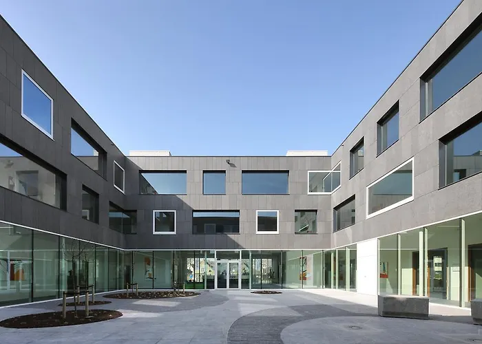 Hotel Middelpunt - Gratis Parking - Free Parking Middelkerke