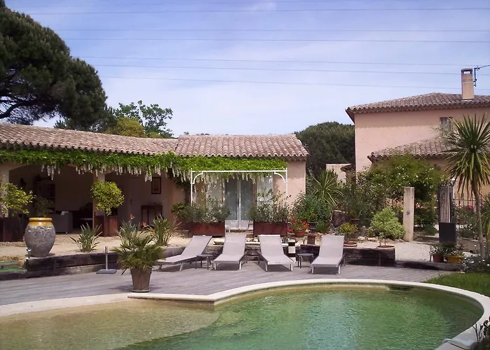 Les Glycines Bed and Breakfast Grimaud