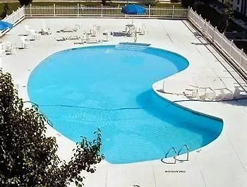 Hampton Bay Plaza And Suites