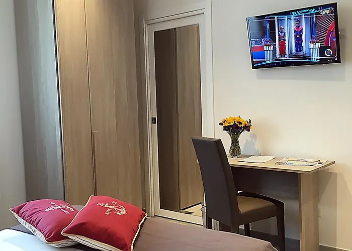 Quattro Stelle al Porto Guest House Civitavecchia