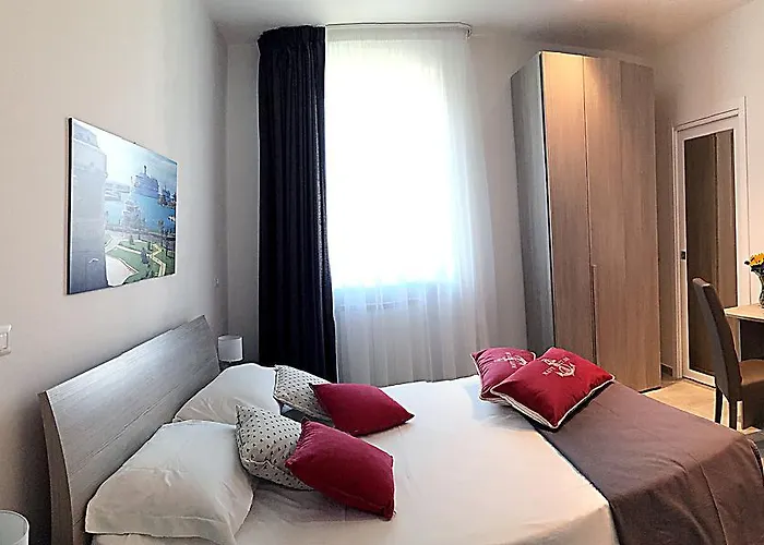 Quattro Stelle al Porto Guest House Civitavecchia