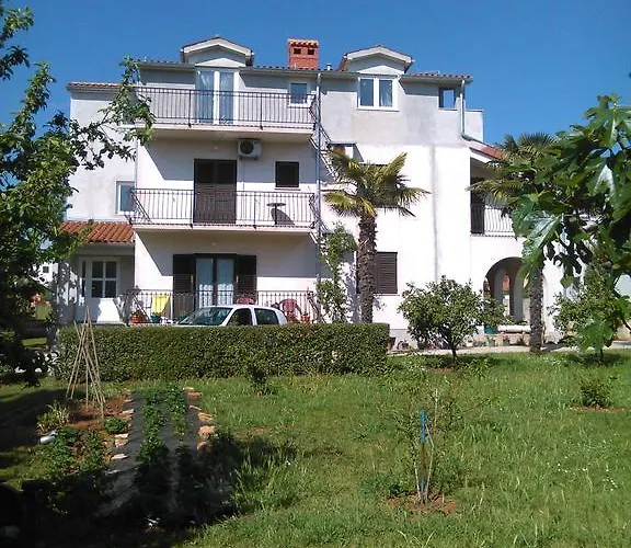 Apartments Zova Medolino