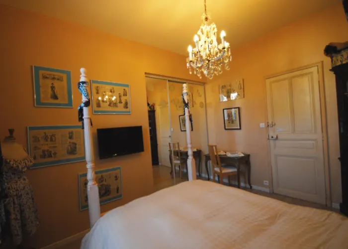 Chambres Et Table D'Hotes Le Jardin De Tesse Toulon