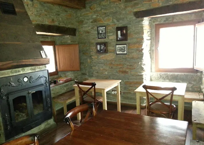 Hostal De Montaña La Aldeya
