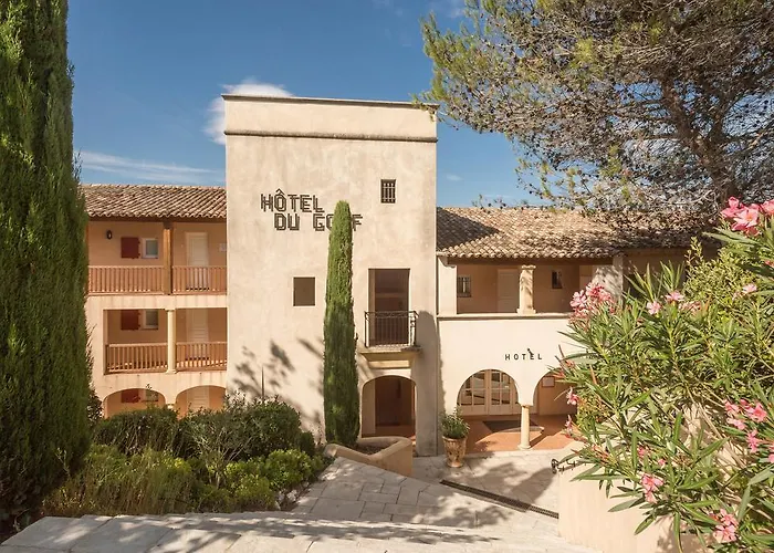 Pierre & Vacances Hotel Du Golf De Pont Royal En Provence