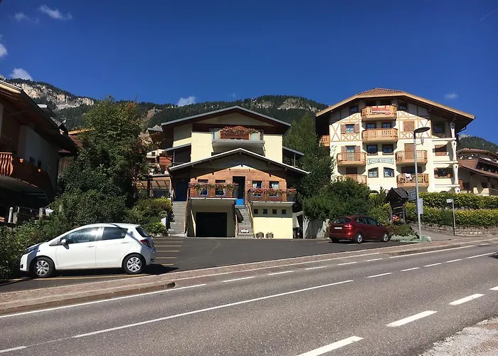 Hotel Garni Enrosadira Vigo di Fassa