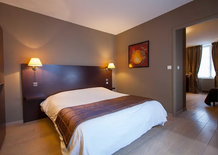 Logis Hôtel Le Cheval Blanc Langres