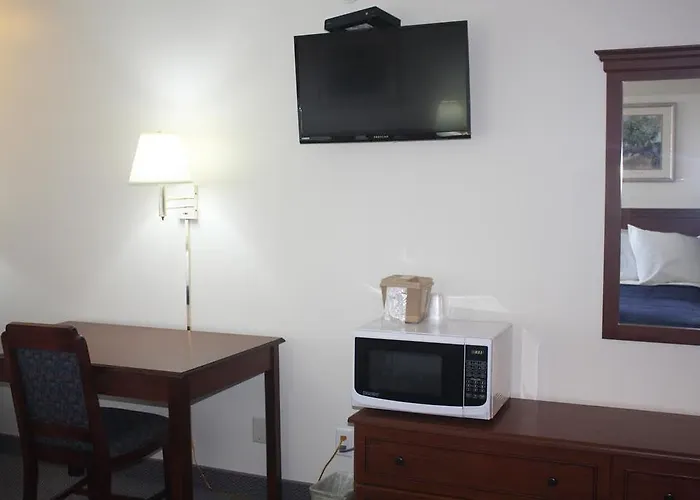 Main Street Lodge And Suites Port Huron