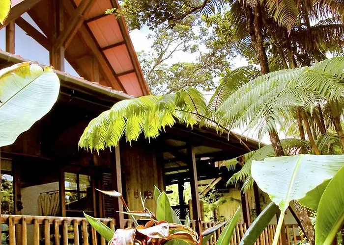 Lotus Garden Cottages Volcano