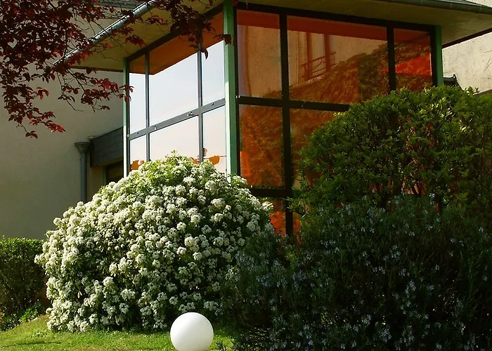 Hotel Restaurant Seminaires La Foresterie Le Mans