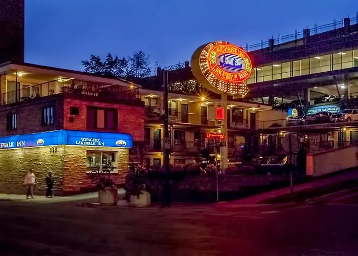 Voyageur Lakewalk Inn