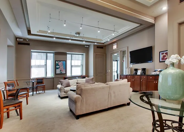 Dewitt Hotel And Suites Chicago