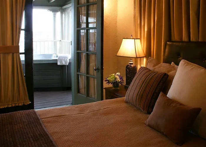 Hotel Baker Saint Charles