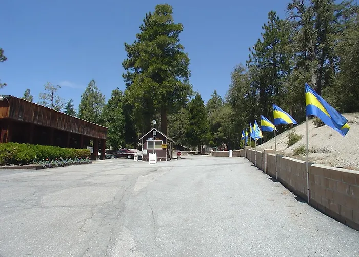 Idyllwild Camping Resort Cabin