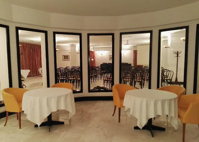 Hotel De La Ville & Centro Congressi Benevento
