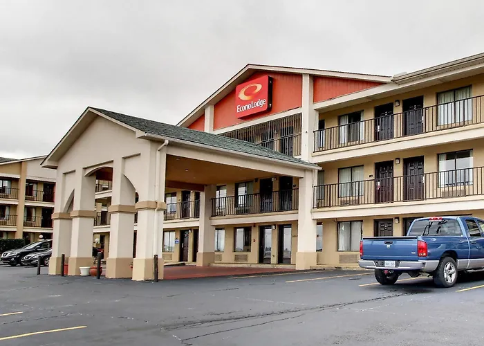 Econo Lodge North
