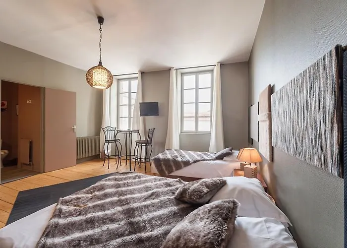 Hotel Saveurs De l'Abbaye à Saintes
