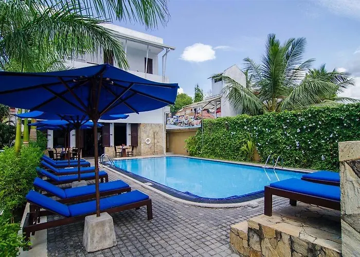 St.Lachlan Hotel & Suites