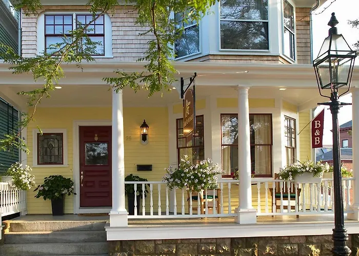 Almondy Inn Bed & Breakfast