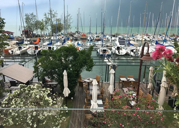 Calypso Lakeside Rooms & Lux Apartments Siofok