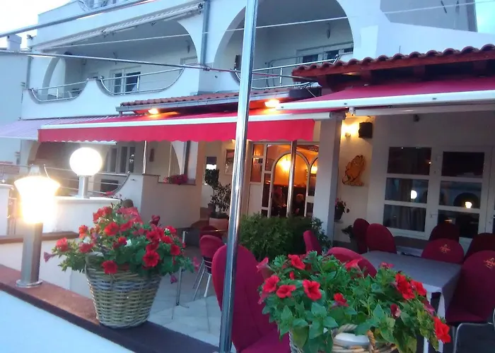 Garfild Guest House Novi Vinodolski