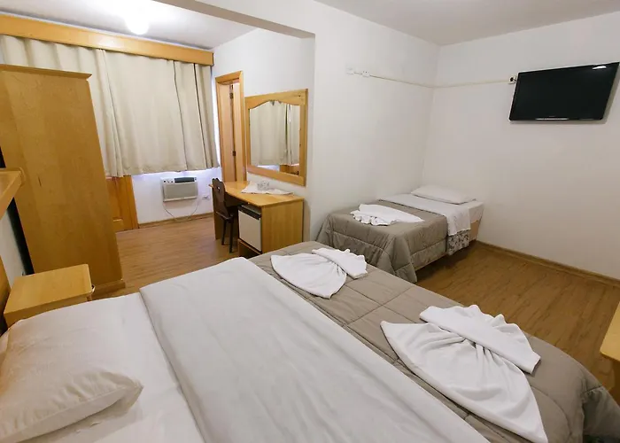 Hotel 13 Linden Treze Tílias