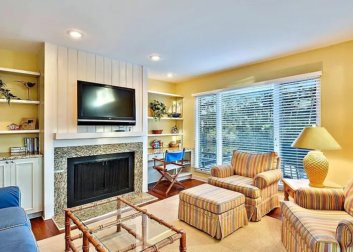 4585 Parkside Villa