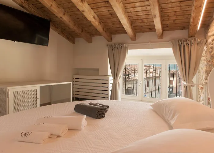 Hotels in San Felice del Benaco