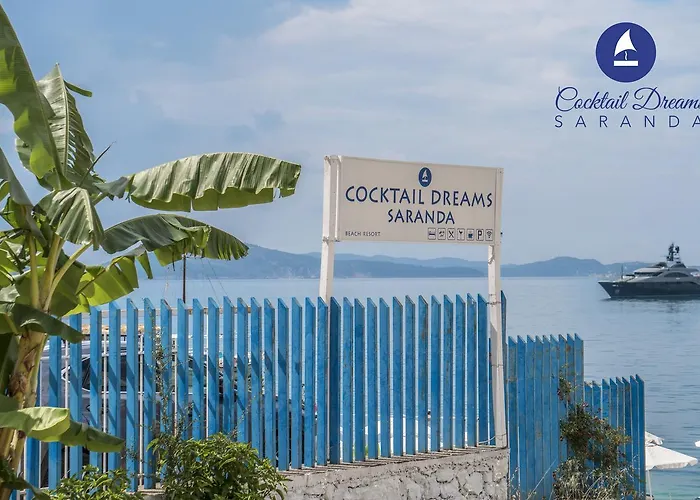 Cocktail & Dreams - Beach Hotel