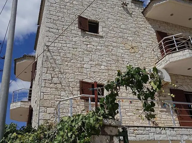 Hotel Eglent'S Tourist House Sarandë