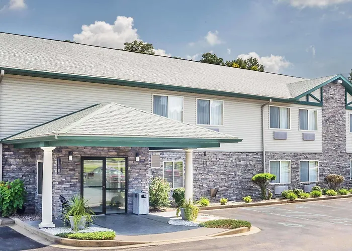 Super 8 By Wyndham Louisa Motel