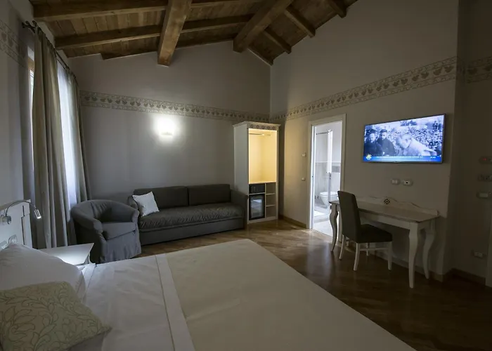 Hotel Sesmones Lodi