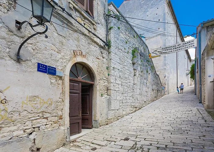 Luxury Flats In City Centre Pula