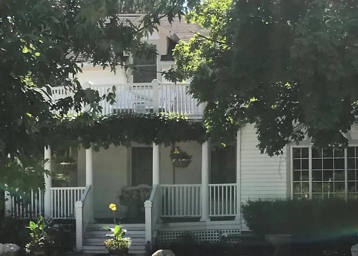 Martha'S Vineyard B & B South Haven
